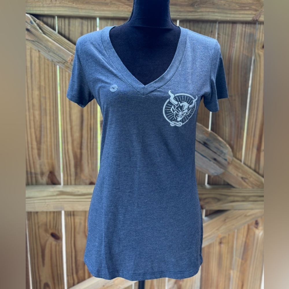 New Stone Brewing San Diego Fitted V-Neck Short Sleeve Gargoyle Anchor Tee L